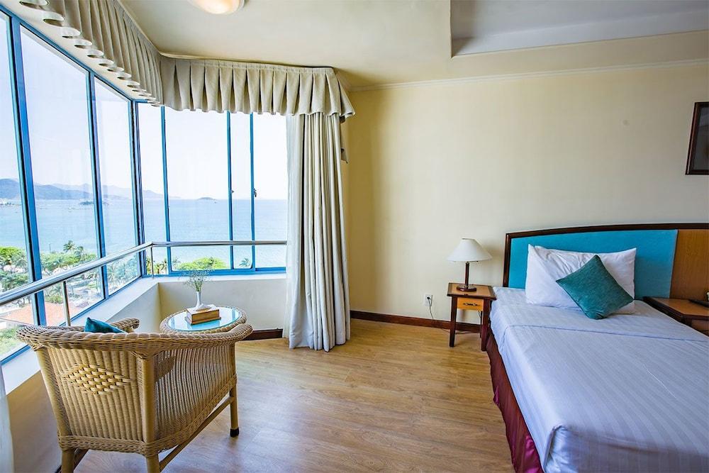 Yasaka Saigon Nha Trang Hotel & Spa Exterior photo