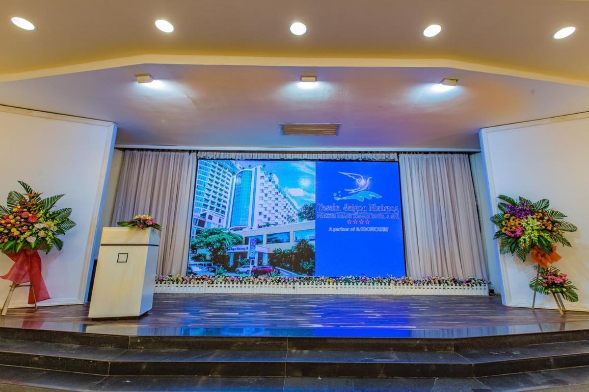 Yasaka Saigon Nha Trang Hotel & Spa Exterior photo