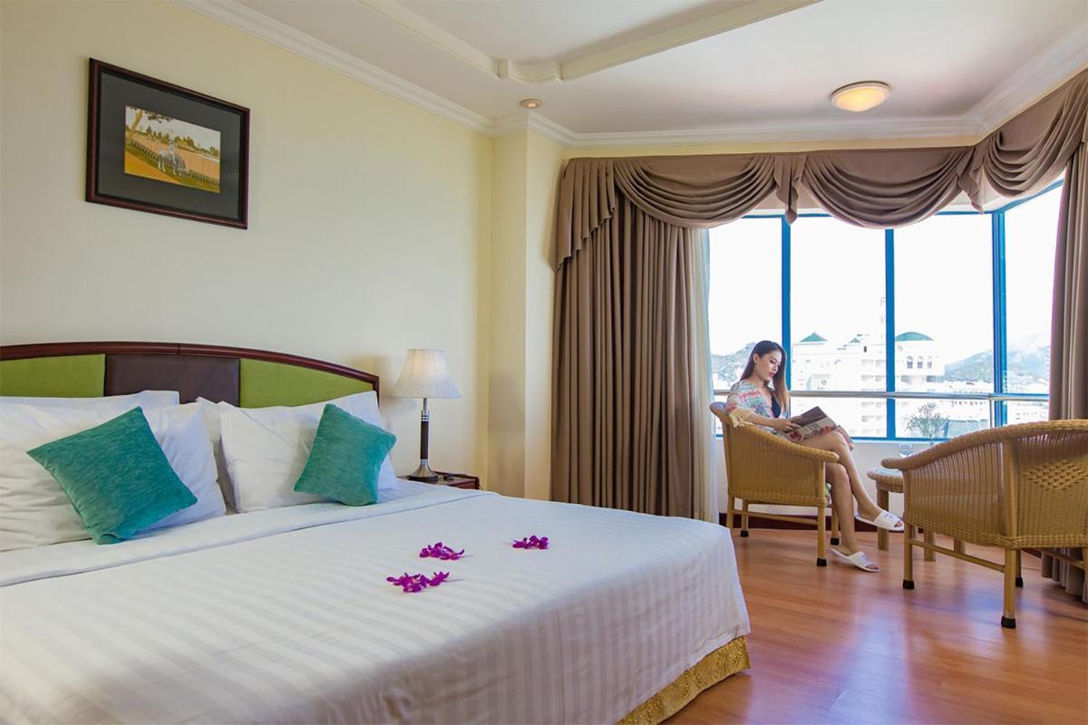 Yasaka Saigon Nha Trang Hotel & Spa Exterior photo